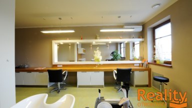 Pronájem kadeřnického pracovního místa v kadeřnictví KLIPORA